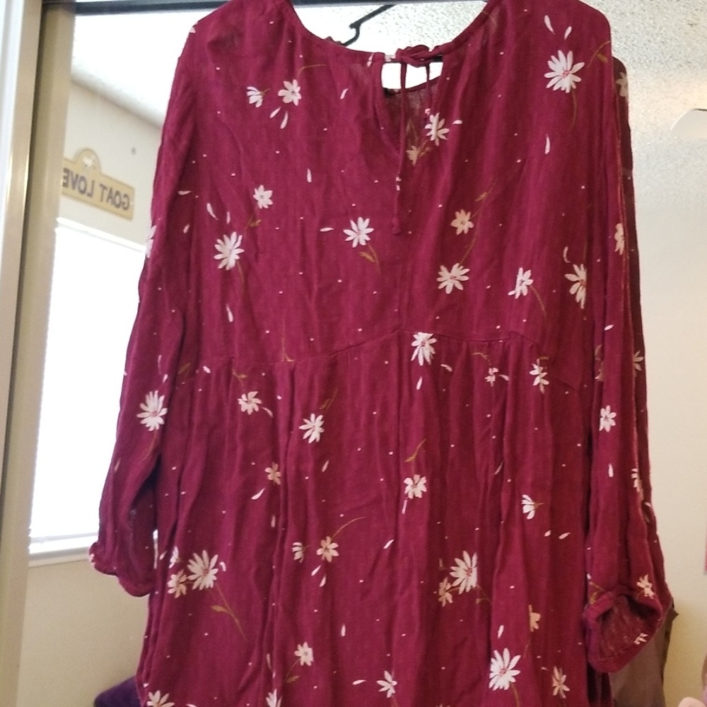 Cute torrid shirt size 4